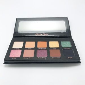 Violet Voss Essentials Palette